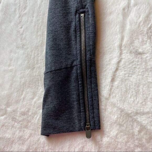 Athleta Gray Flux Street Joggers Size Small - Picture 8 of 12